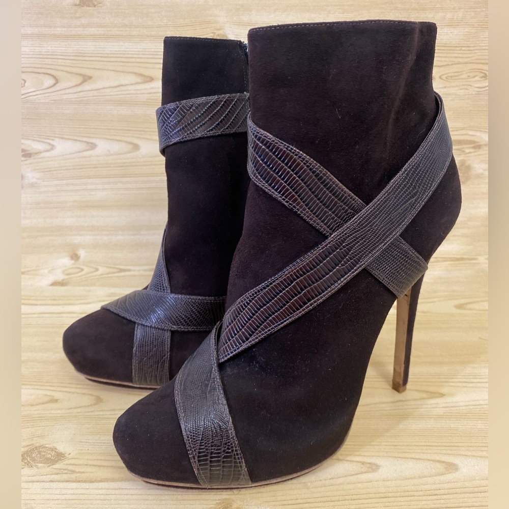 Rock & Republic Platform Booties Size 9 Burgundy Suede Zip Ankle Boots